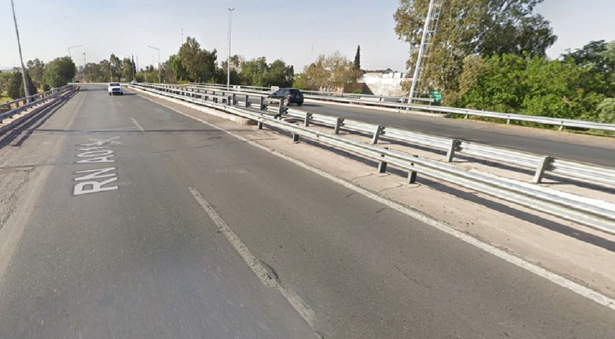 Puente de Avenida de Circunvalación sobre José Ignacio de la Roza. Foto: Street View.