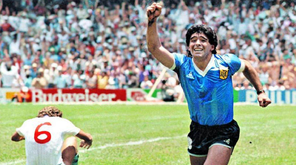 Los futbolistas celebran su día en honor al gol de Maradona