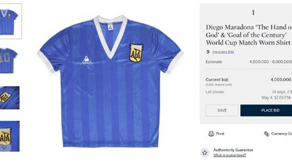 Subastaron la camiseta de Maradona: a cuánto se vendió