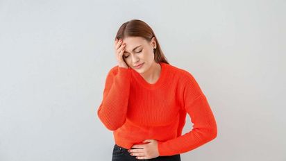 Migraña: cómo tratarla y qué alimentos evitar 