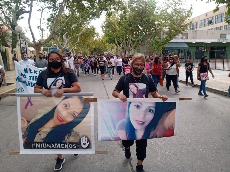 Marcha de mujeres convocada por la asamblea Ni Una Menos.