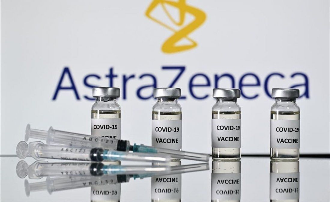AstraZeneca explicó cómo reacciona su vacuna ante la variante Ómicron.