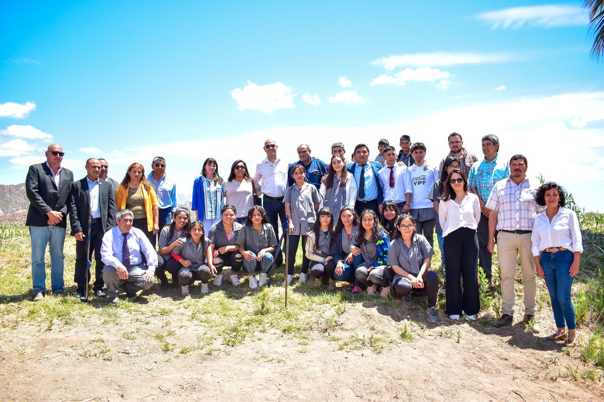 Minas Argentinas construyó un reservorio de agua para la Agrotécnica de Huaco