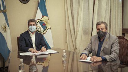 Sergio Uñac y Oscar Nasisi, reunidos en la tarde del sábado. 