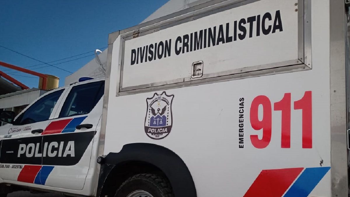 Un choque entre un camión y un auto dejó un fallecido y varios heridos