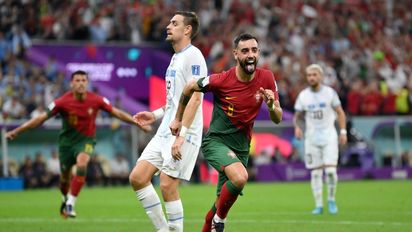 Bruno Fernandes festeja uno de sus goles ante Uruguay. Foto: Getty Images.