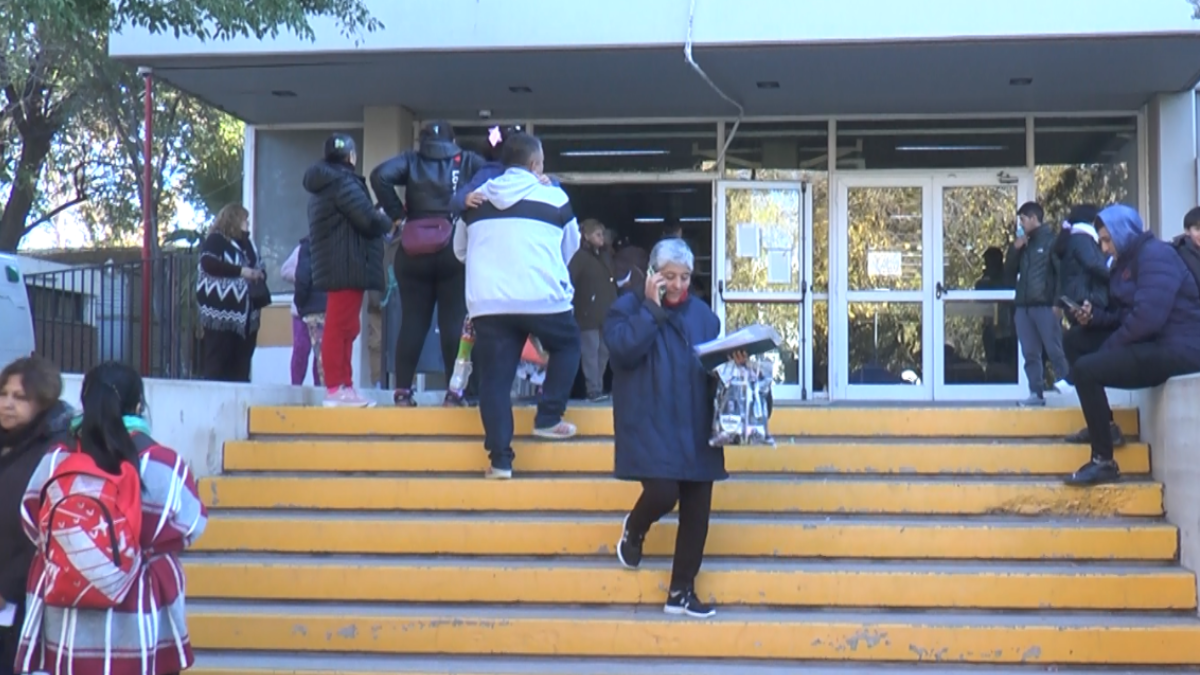 Amenaza de bomba: revisan las cámaras de seguridad del hospital Rawson