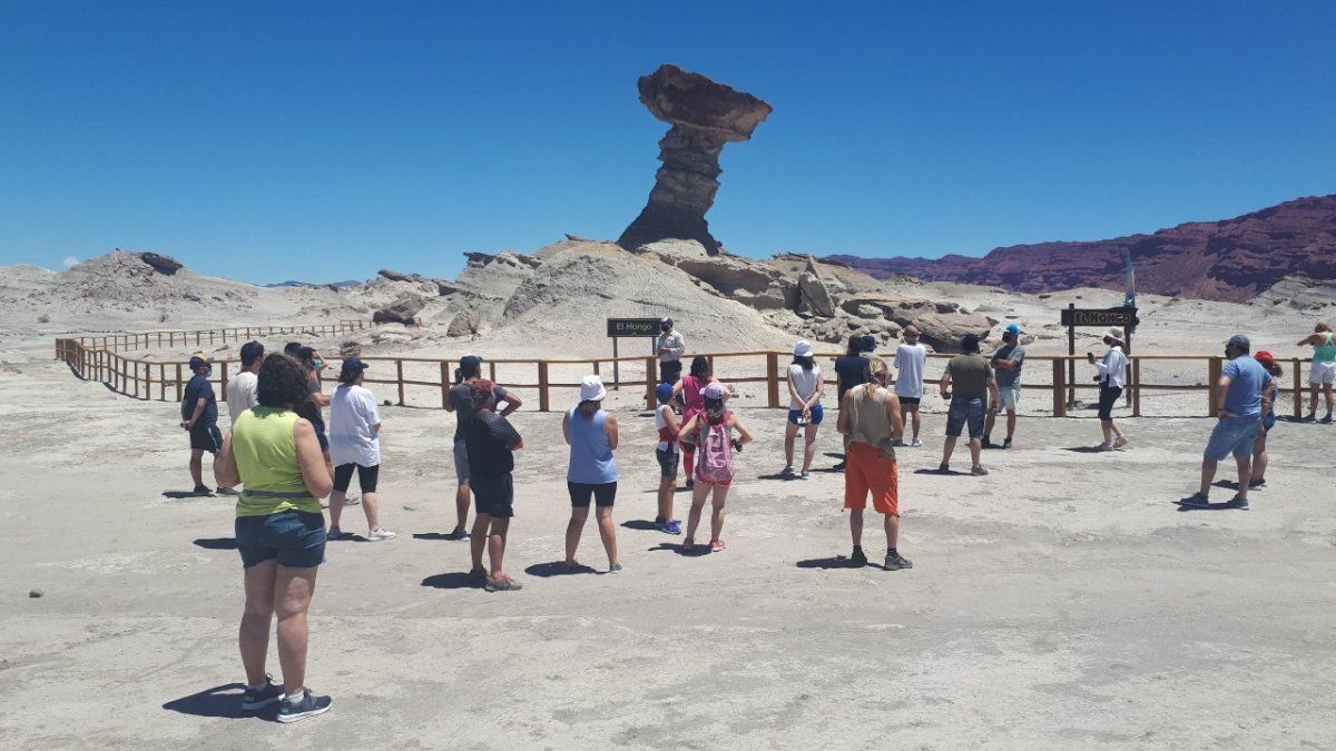 Desde hoy un colectivo de larga distancia llegará a Ischigualasto