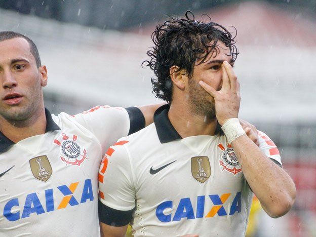 No hay pique: Pato pateó muy mal el penal y su equipo quedó eliminado