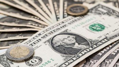 El dólar cerró en alza a $93,06 y el CCL subió a $151,80
