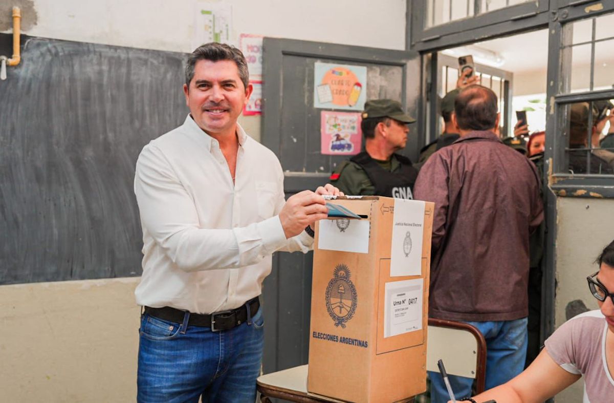 Tras emitir su voto, Orrego destacó la participación ciudadana Tras emitir su voto, Orrego destacó la participación ciudadana
