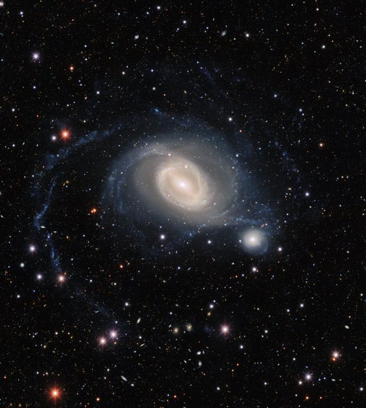 Captan dos galaxias en proceso de fusión de 400 millones de años