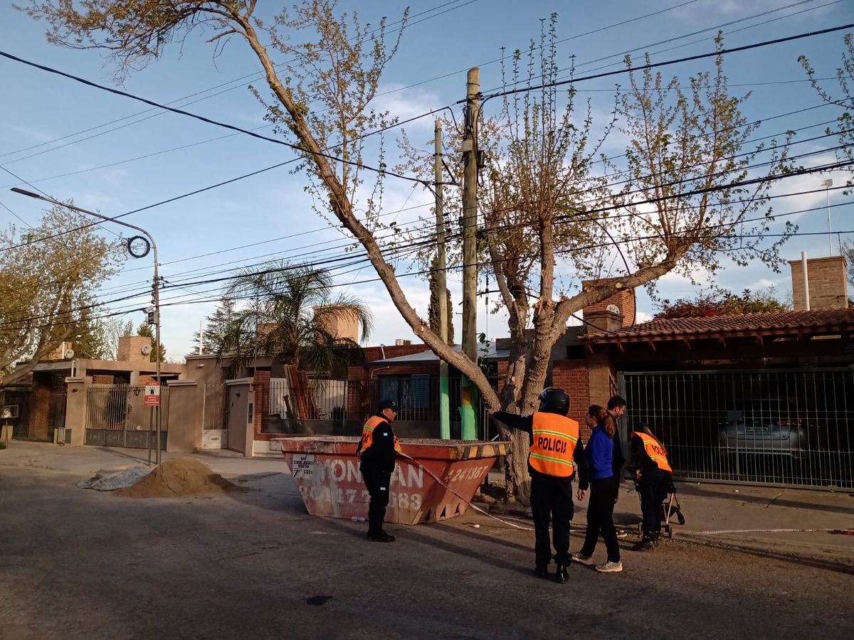 El operario que sufrió una descarga está grave y fue traslado a una clínica privada