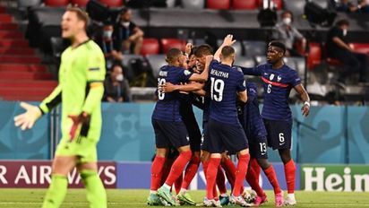 Francia sumó de a tres en el debut, ante Alemania.