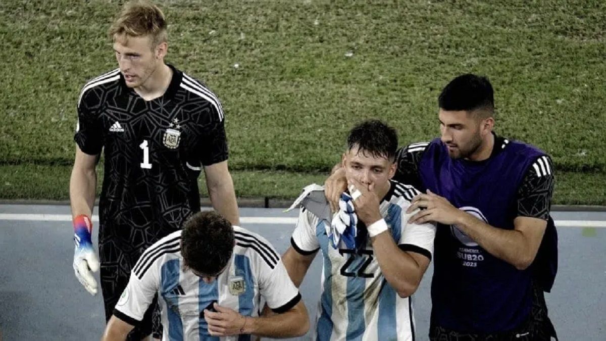 Sudamericano Sub-20: Argentina perdió 3-1 ante Brasil y quedó al borde de la eliminación.
