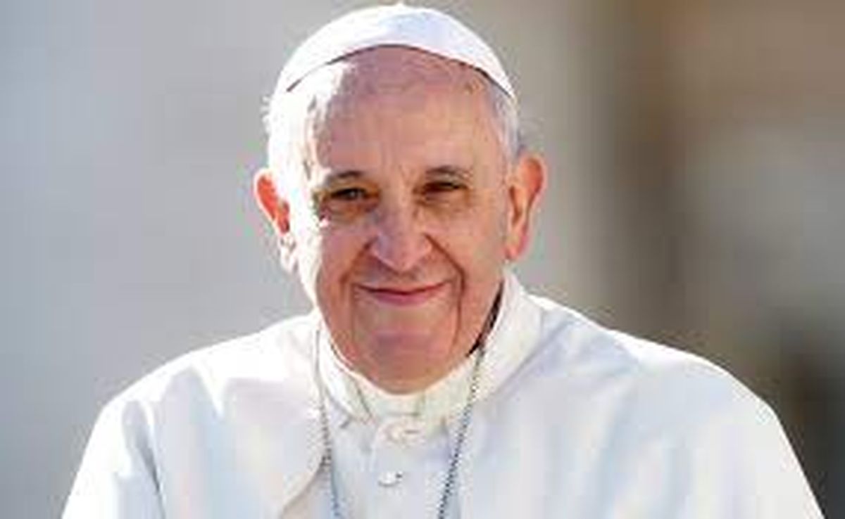 El papa Francisco cumple 85 años y lo celebra con un grupo de refugiados