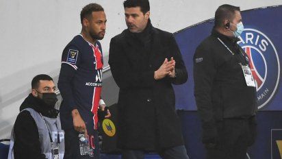 Mauricio Pochettino junto a Neymar.