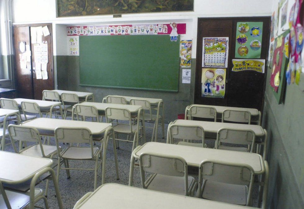 De los Ríos aseguró que están desinfectando las escuelas, pero aclaró que es sólo por prevención
