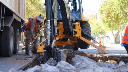 Pese al Zonda, comenzó la repavimentación de avenida Central