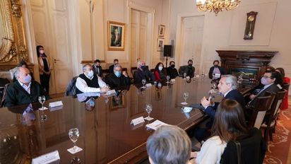 Alberto Fernández se reunió con miembros de la CGT.