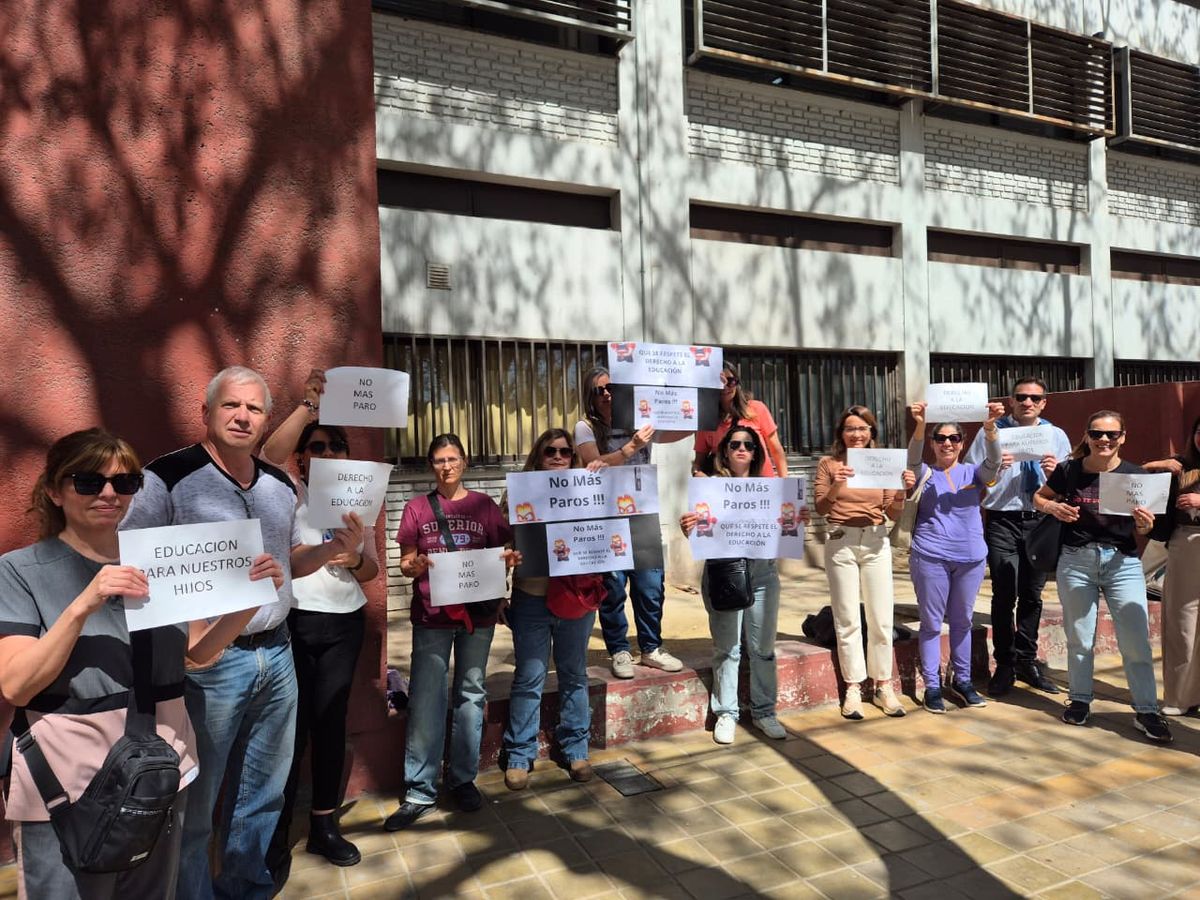 600 familias piden que se garantice el dictado de clases de los preuniversitarios