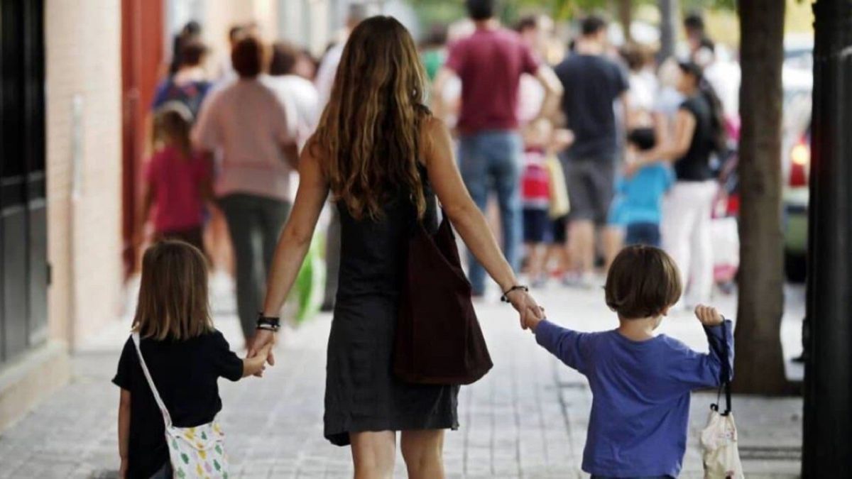 Mantener a un hijo cuesta entre 500 y 700 mil pesos por mes