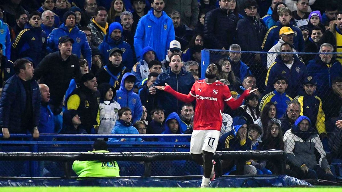 Boca vivió un infierno ante Independiente en La Bombonera