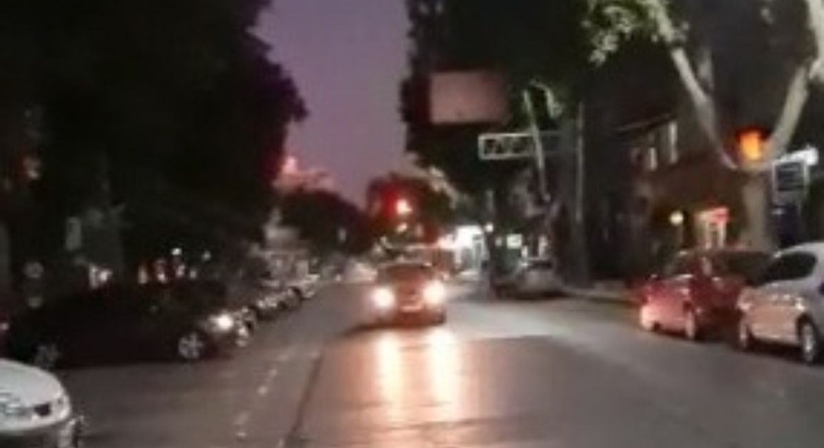 Peligro: circuló por calle Rivadavia en contramano y casi atropella a un ciclista