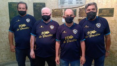La Liga Sanjuanina de Fútbol celebra con Bochini el Centenario (Foto: sj8)