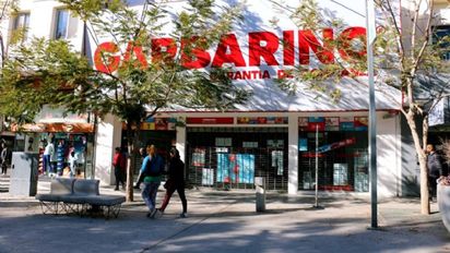 Los 43 empleados de la sucursal central de Garbarino aún no fueron reubicados.
