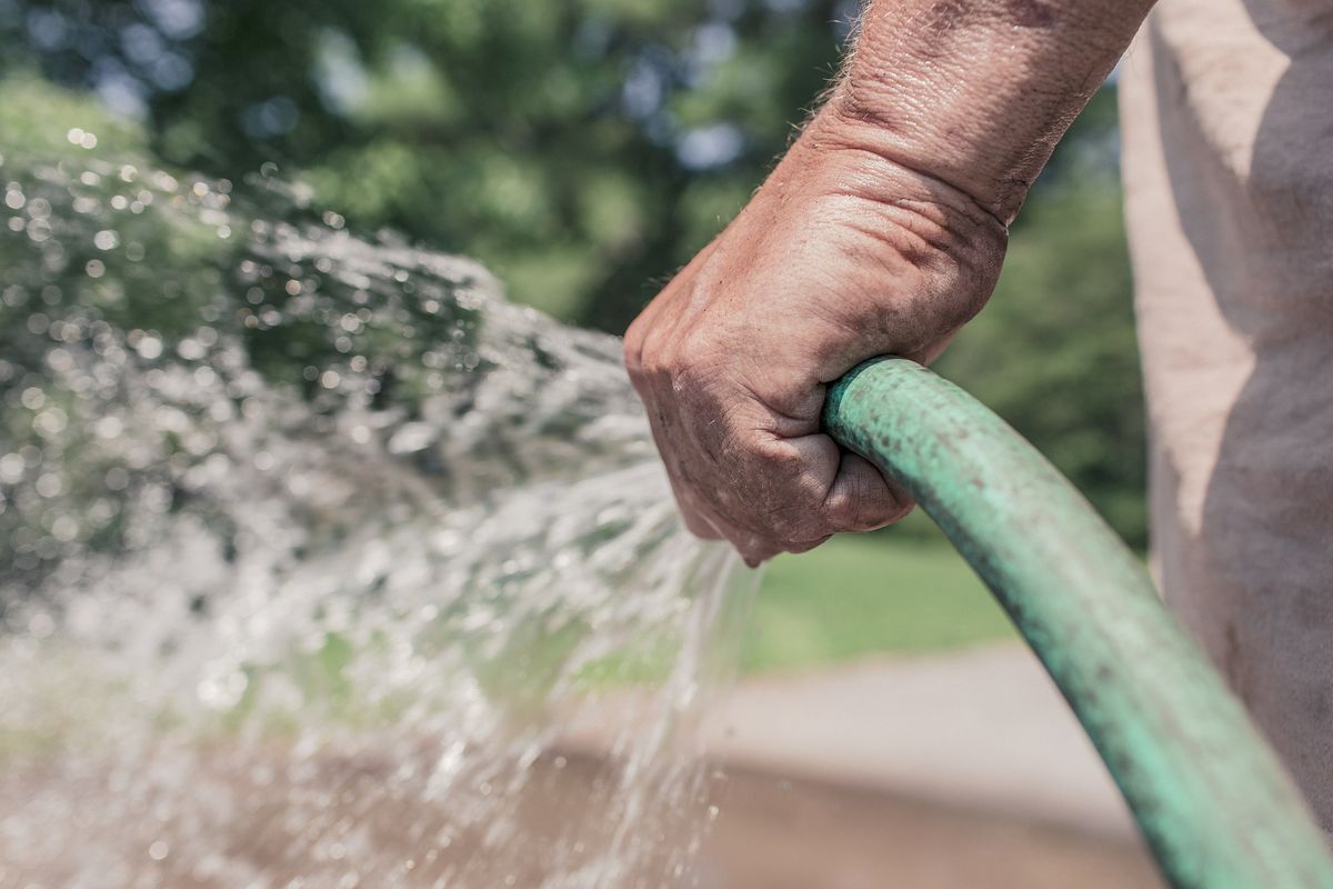 Por la ola de calor, OSSE pide usar el agua con responsabilidad