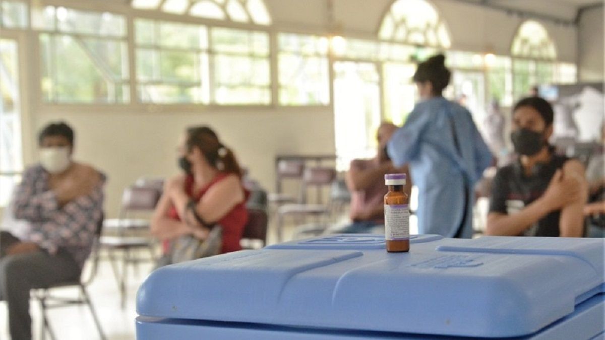 Vacunación Covid: qué es la política de frasco abierto que implementa San Juan