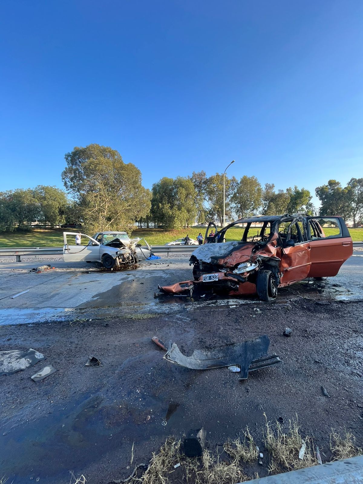 Choque en contramano e incendio: las imágenes impactantes del accidente fatal
