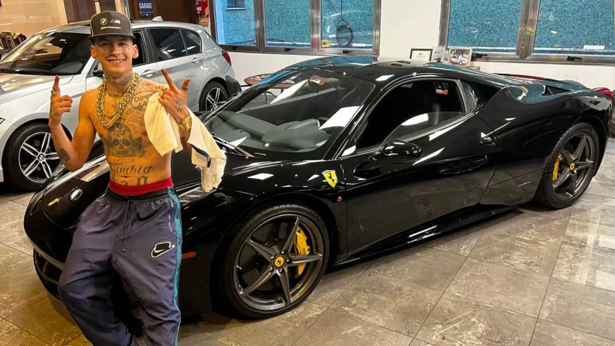 L- Gante se compró una Ferrari y la pagó en efectivo