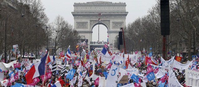 Movilización masiva en París contra el matrimonio homosexual