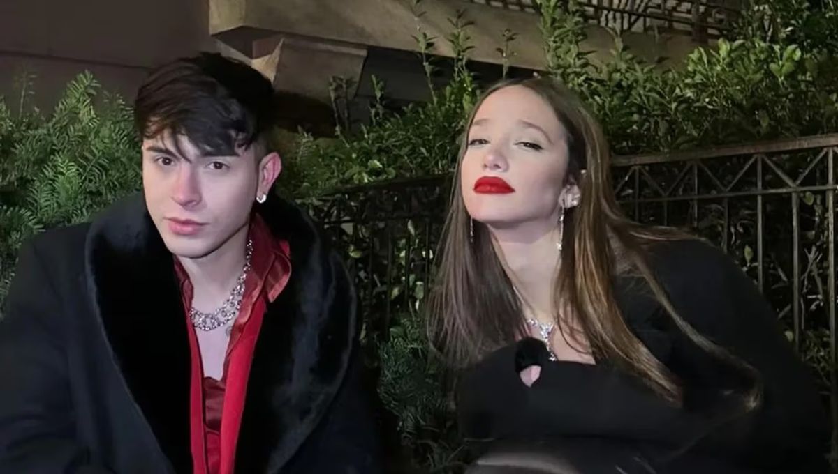 Ángela Torres y Rusherking oficializaron su romance en el show de Luis Miguel