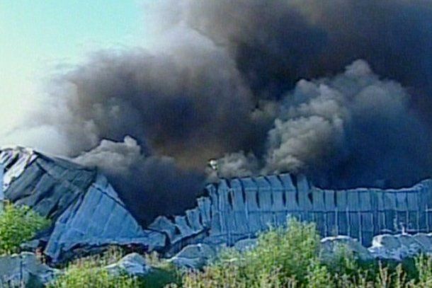 Se incendiaron dos fábricas en gran Buenos Aires: una en Budge y una papelera en Garín