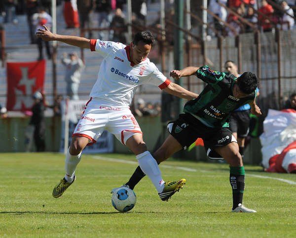Con errores en la defensa, San Martín cayó por 2-0 ante Huracán