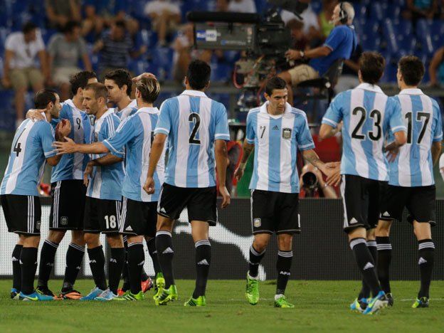 Argentina venció 2 a 1 a Italia en el amistoso homenaje a Francisco