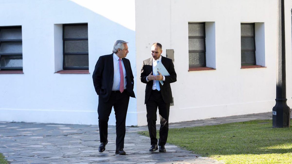 Alberto Fernández y Martín Guzmán apuran medidas en el mercado de bonos