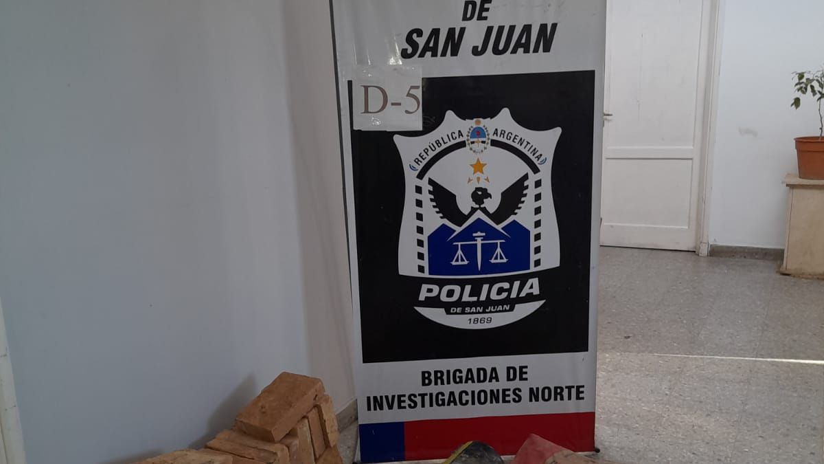 Robó 29 ladrillones, 2 bolsas de cemento y fue detenido con los elementos de construcción