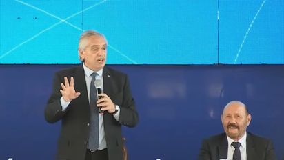 Junto al gobernador formoseño Gildo Insfrán, Alberto Fernández criticó el fallo de la Corte (Foto: Captura).