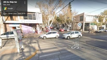 El accidente ocurrió en calle Santa Fe y avenida Rioja: no hubo heridos. 