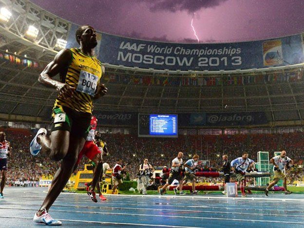 Un rayo cayó en el momento justo que Uasin Bolt volaba en los 100 metros