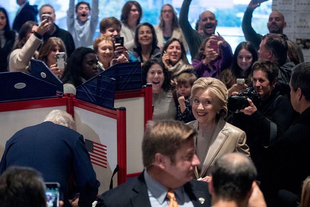 Hillary Clinton votó en Nueva York y se mostró entusiasta: Espero ganar