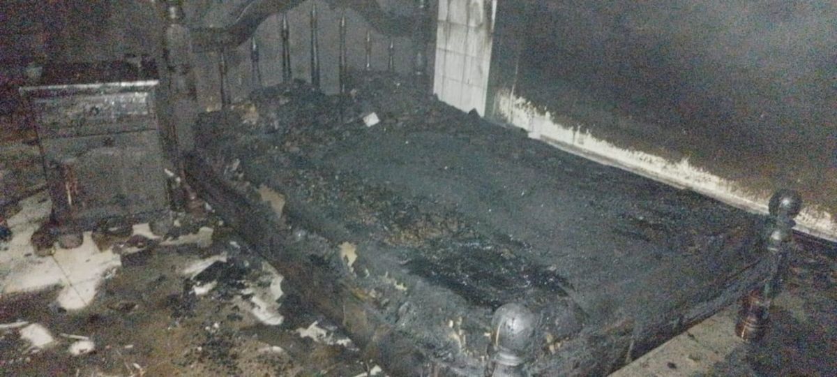 Incendio en Capital: las llamas devoraron la planta alta de un taller mecánico