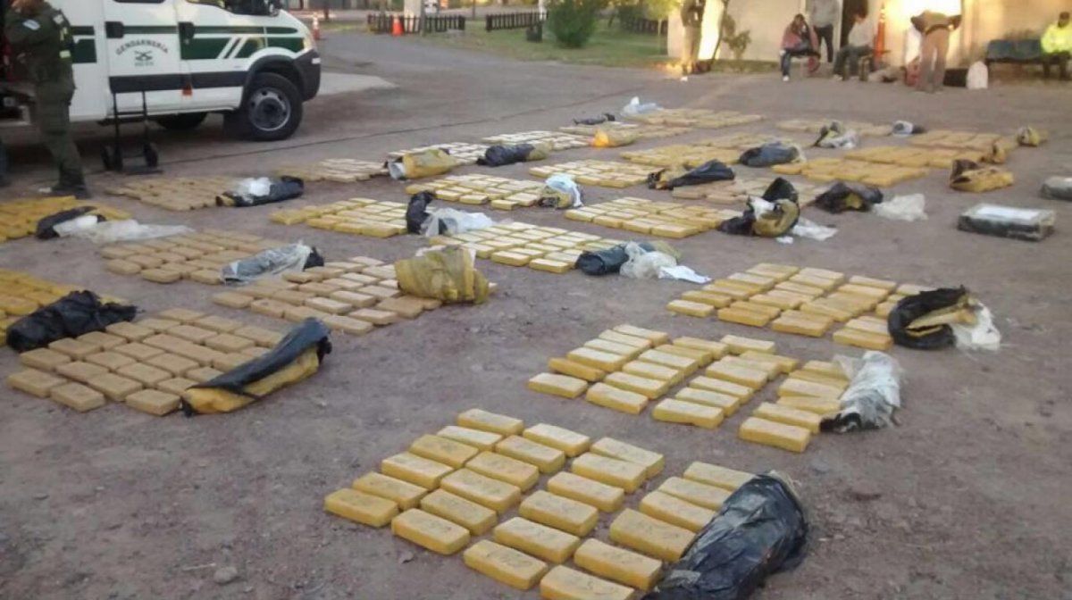 Cayó una banda narco con 1000 kilos de droga, por un operativo entre tres países
