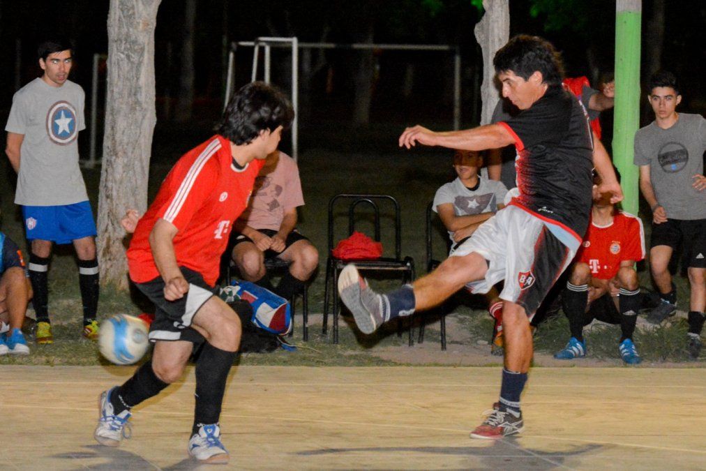 Copa Canal 8: B° Aramburu y Pumas ganaron en el inicio de la 5ª jornada del torneo FEFUSA