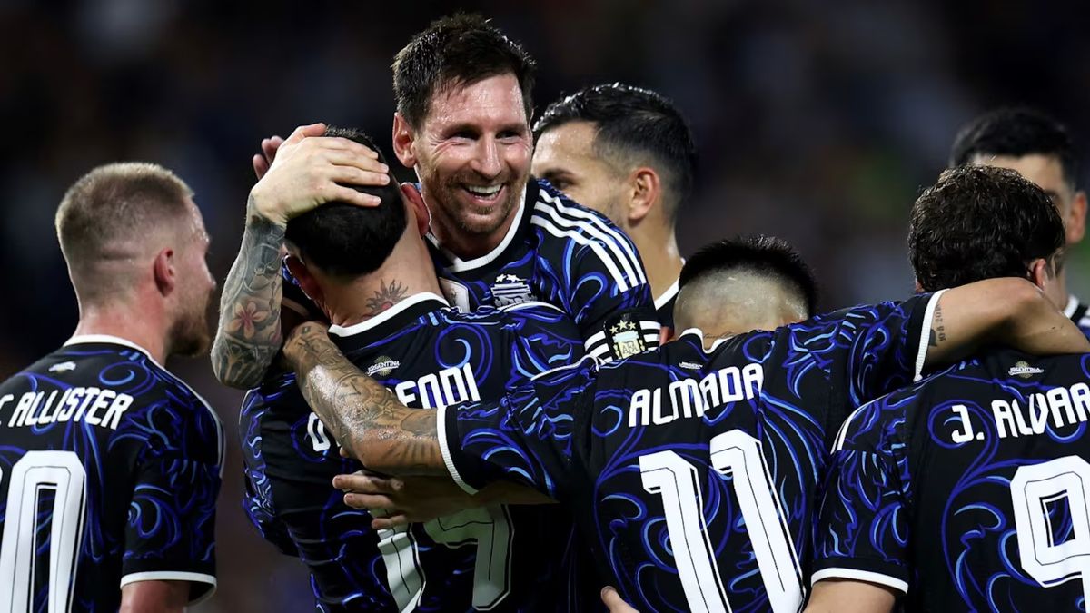Argentina jugará de azul ante Inglaterra: la coincidencia con 1986 y 1998