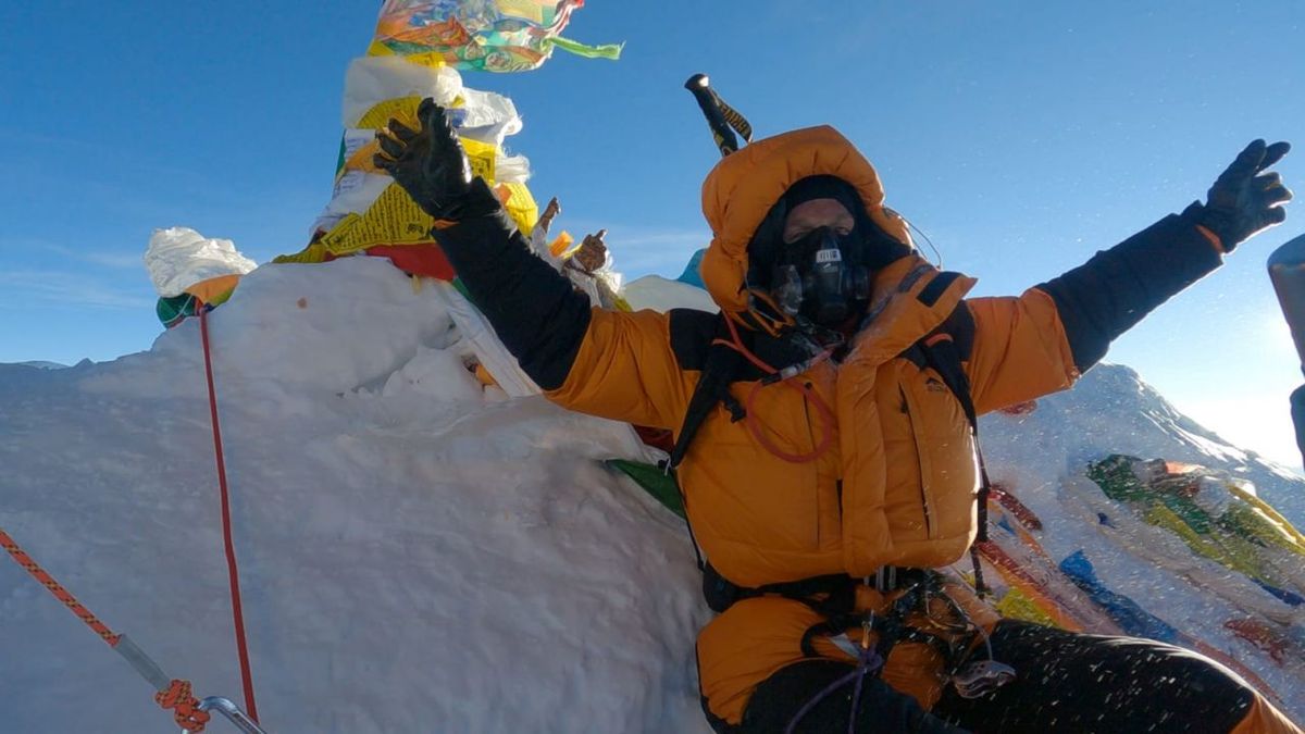 Un montañista sin piernas hizo cumbre en el Everest
